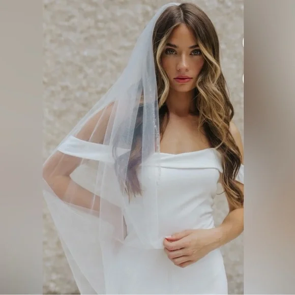 Untamed Petals Gossip Cathedral length veil - Picture 2 of 7